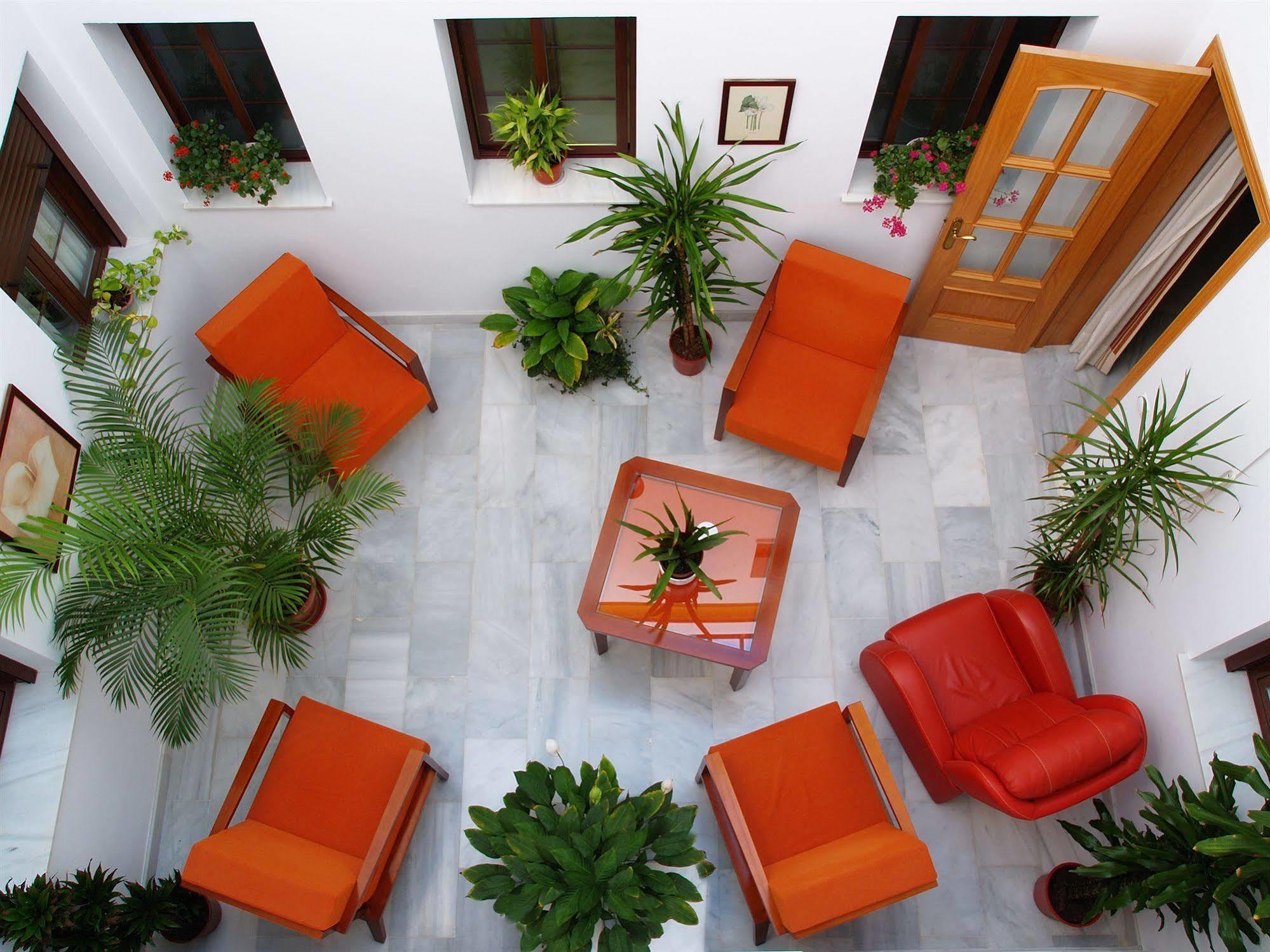 Hotel Las Casas Del Duque Osuna Luaran gambar